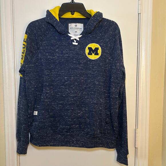 Michigan Women's Colosseum Laced Neck Raglan Pullover Hoodie Medium - Picture 1 of 5
